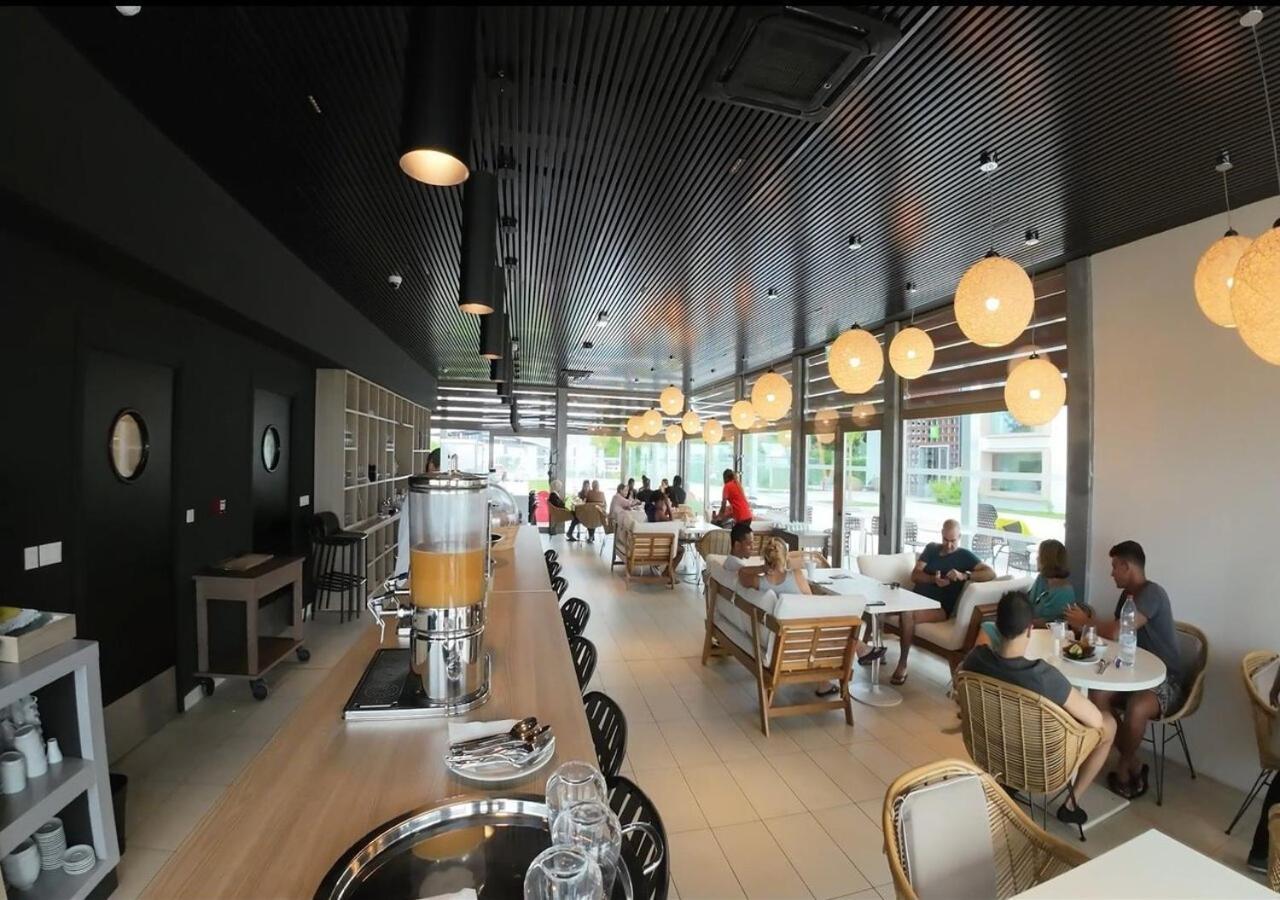 Ibis Styles Mayotte Aeroport Pamandzi ภายนอก รูปภาพ