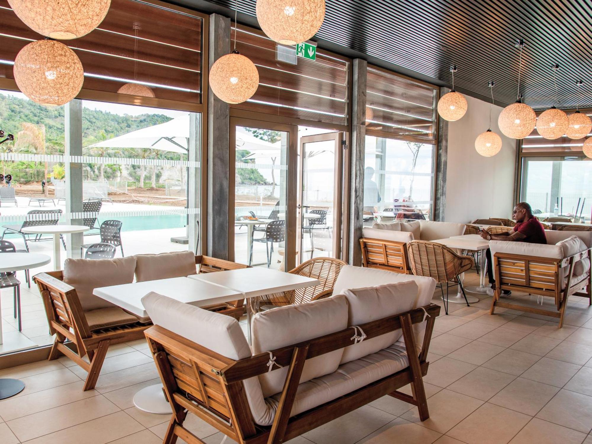 Ibis Styles Mayotte Aeroport Pamandzi ภายนอก รูปภาพ