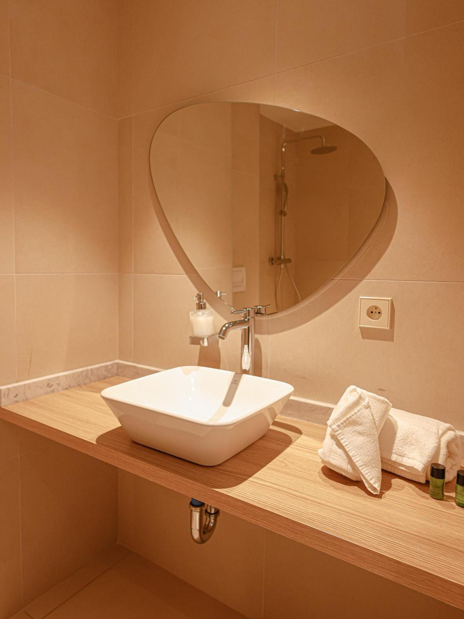 Ibis Styles Mayotte Aeroport Pamandzi ภายนอก รูปภาพ